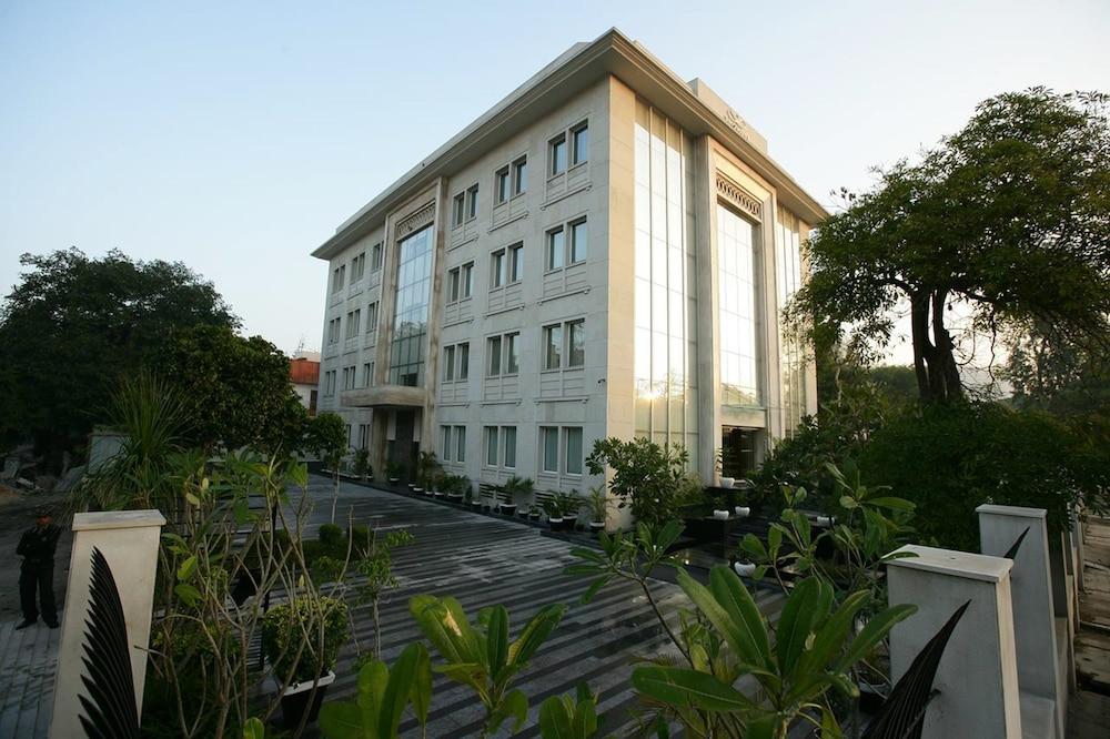 Muse Sarovar Portico Nehru Place Neu-Delhi Exterior foto