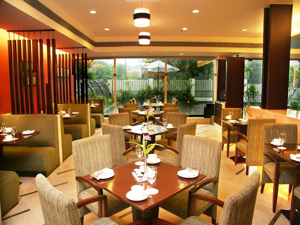 Muse Sarovar Portico Nehru Place Neu-Delhi Exterior foto