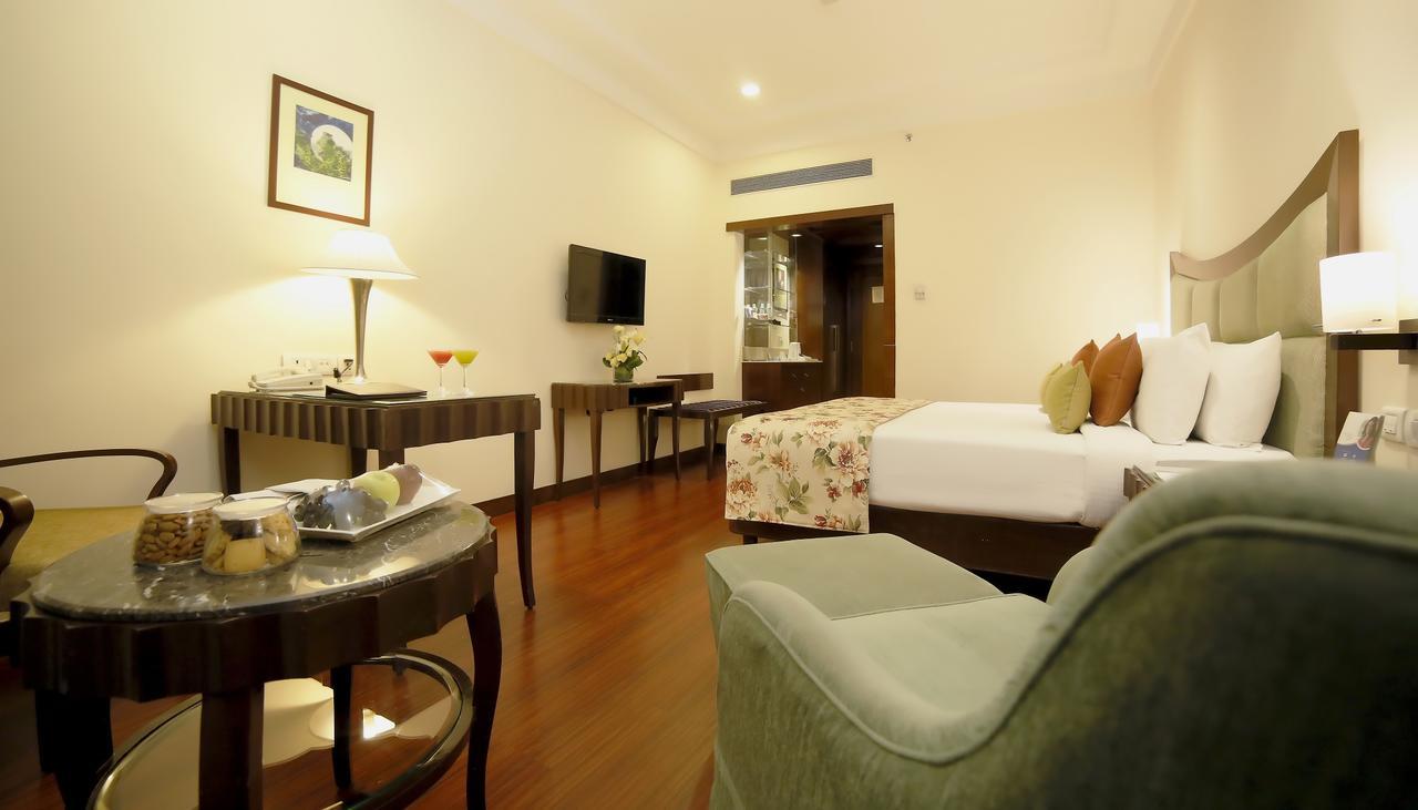 Muse Sarovar Portico Nehru Place Neu-Delhi Exterior foto