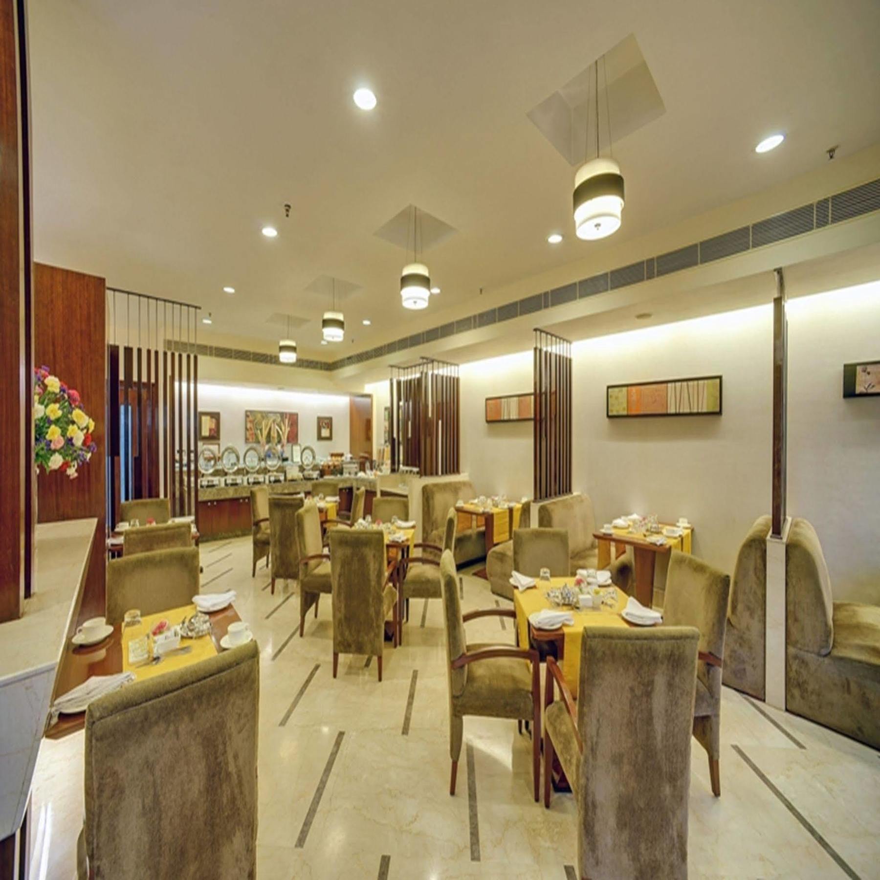 Muse Sarovar Portico Nehru Place Neu-Delhi Exterior foto