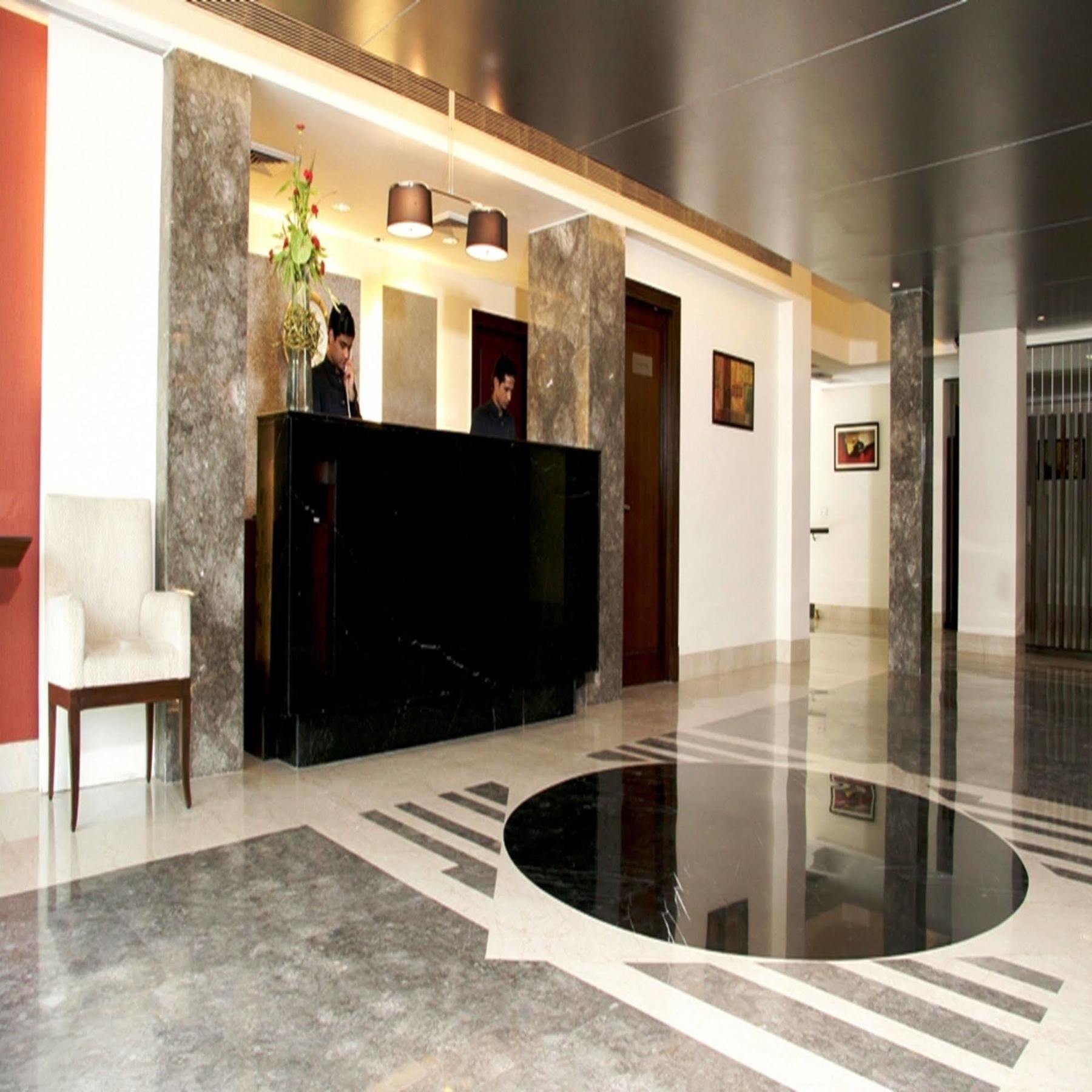 Muse Sarovar Portico Nehru Place Neu-Delhi Exterior foto