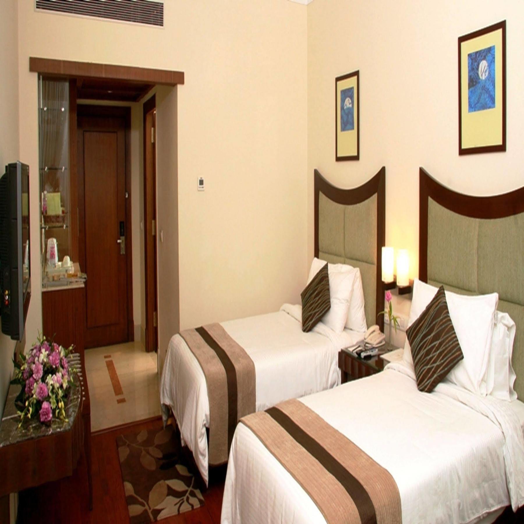 Muse Sarovar Portico Nehru Place Neu-Delhi Exterior foto